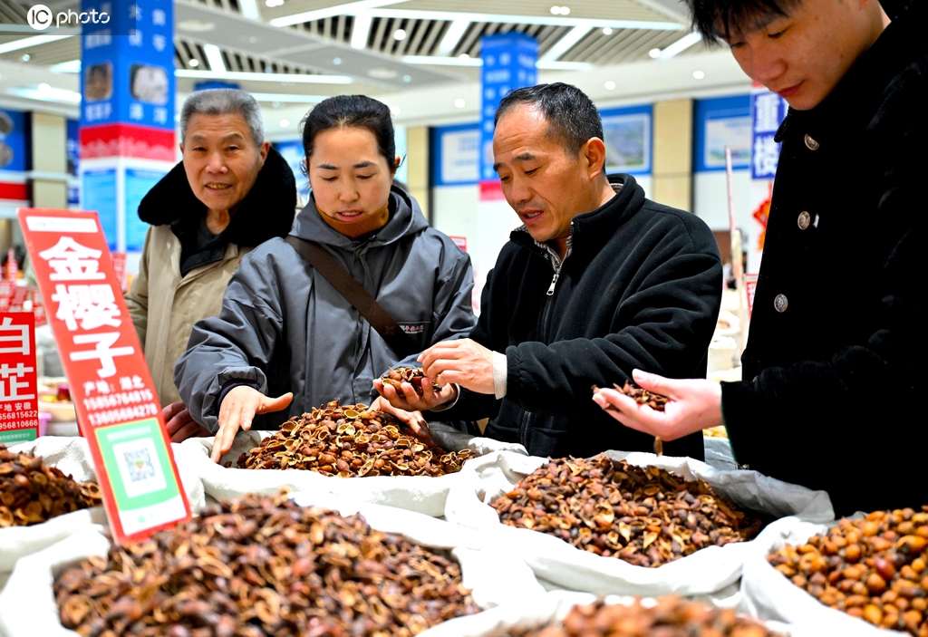 早春时节 安徽亳州“药市”交易忙