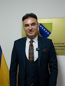 波黑驻华大使贝尔扬：两会勾勒出中国的发展目标和政策方向