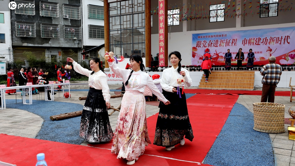 广西柳州：多彩活动迎妇女节