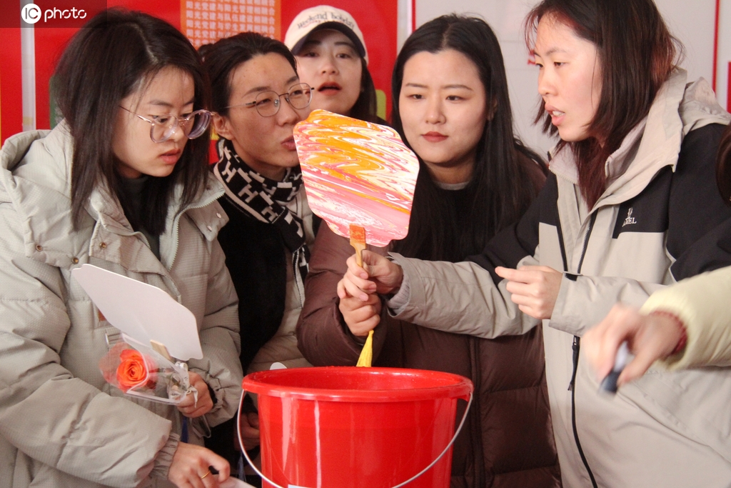 山东威海：多彩活动迎妇女节