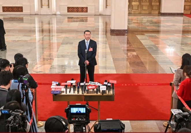 第三场部长通道，说成绩话期待（现场·部长通道）