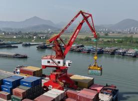 安徽合肥：港口作业有序开展