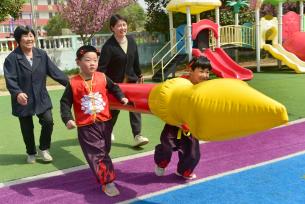 山东枣庄：“魔童闹海”亲子运动会