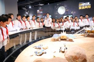 山东滨州：学习航天知识 迎接中国航天日