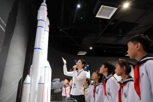 山东滨州：学习航天知识 迎接中国航天日