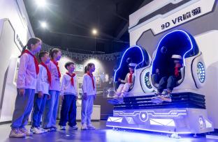 江苏海安：小学生学习知识 迎接中国航天日