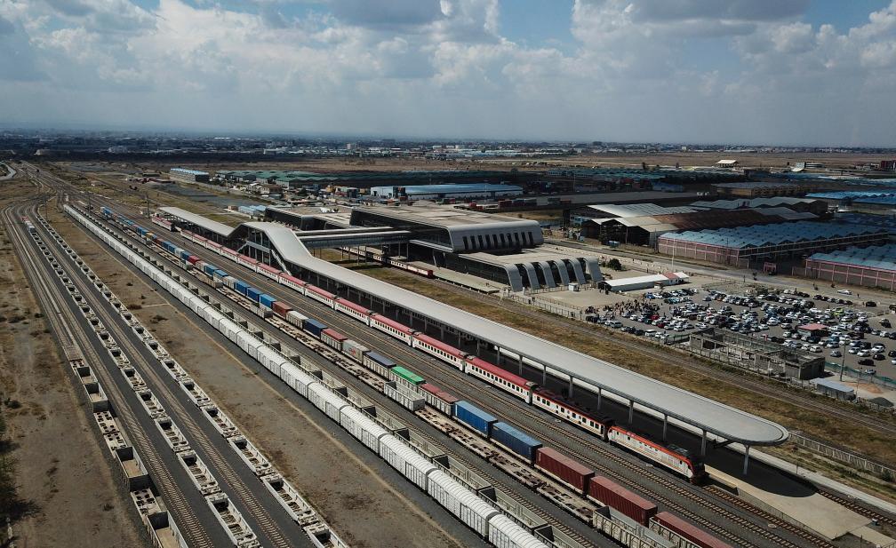 海外网评：中肯做现代化道路上的同行者和真朋友