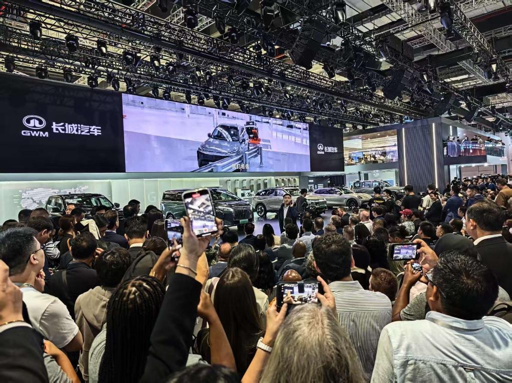 海外网评：“像是在逛一场科技展”，这场车展亮点满满