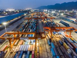 重庆：团结村中心站一派繁忙景象