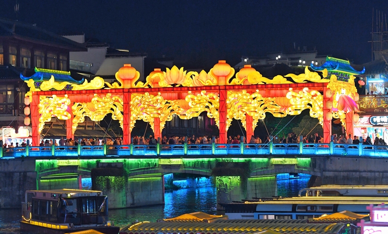 南京：夜经济“催热”“五一”旅游市场