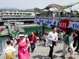 湖北宜昌：五一假期 长江三峡旅游火热