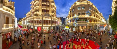 广西梧州：中国骑楼城“五一”假日人气旺