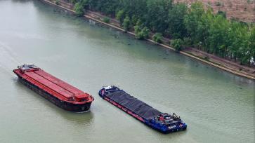 江苏：京杭运河扬州段航运忙