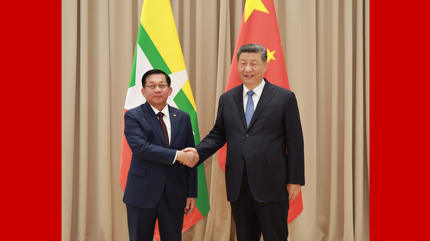 习近平会见缅甸领导人敏昂莱