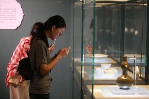 江苏扬州：走进博物馆 感受文化魅力