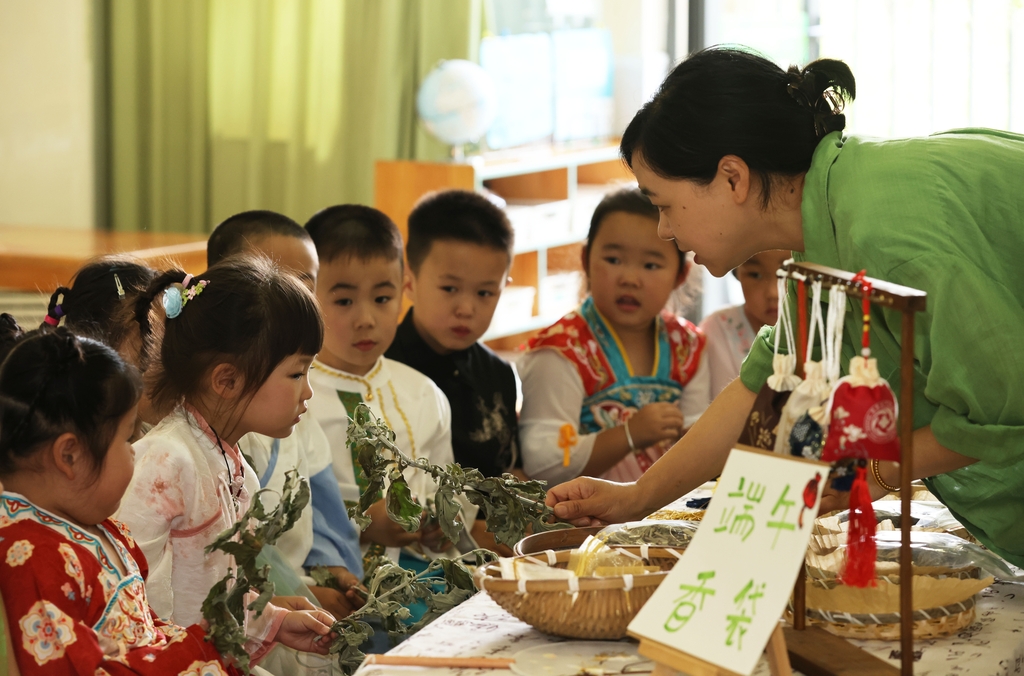 浙江湖州：多彩活动迎端午