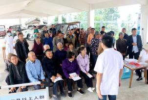 湖北宜昌：进村入户为村民免费体检