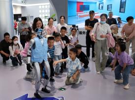 安徽蒙城：科技馆里感受科技魅力
