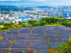 安徽安庆：光伏发电板输送清洁能源