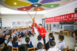 江苏如皋：萌娃体验“非遗”
