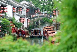江苏苏州：“水上游”为游客夏日添凉意