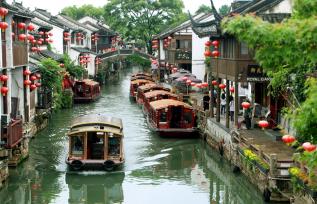 江苏苏州：“水上游”为游客夏日添凉意