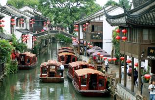 江苏苏州：“水上游”为游客夏日添凉意