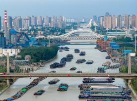 江苏淮安：京杭大运河运输忙