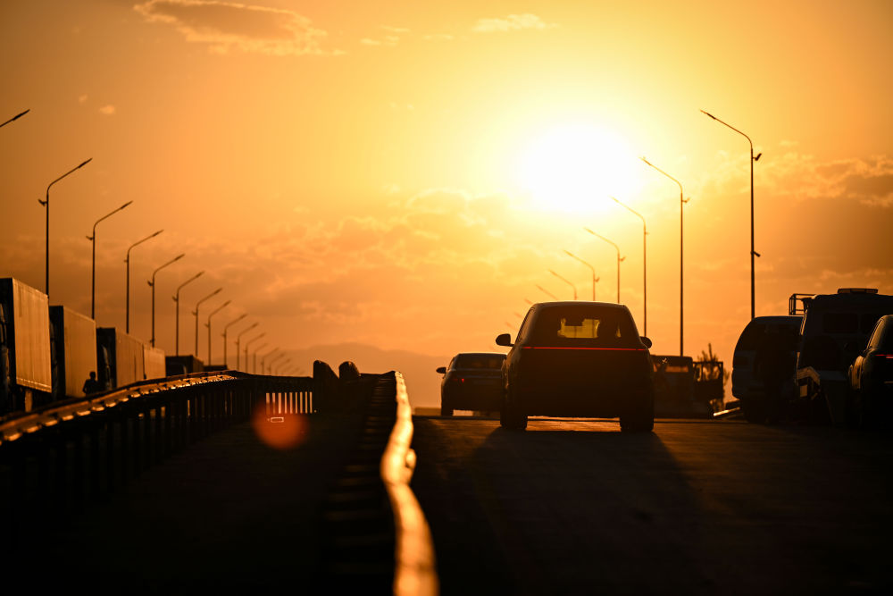 镜头连中外·第89辑丨新能源汽车的中国-中亚跨国路