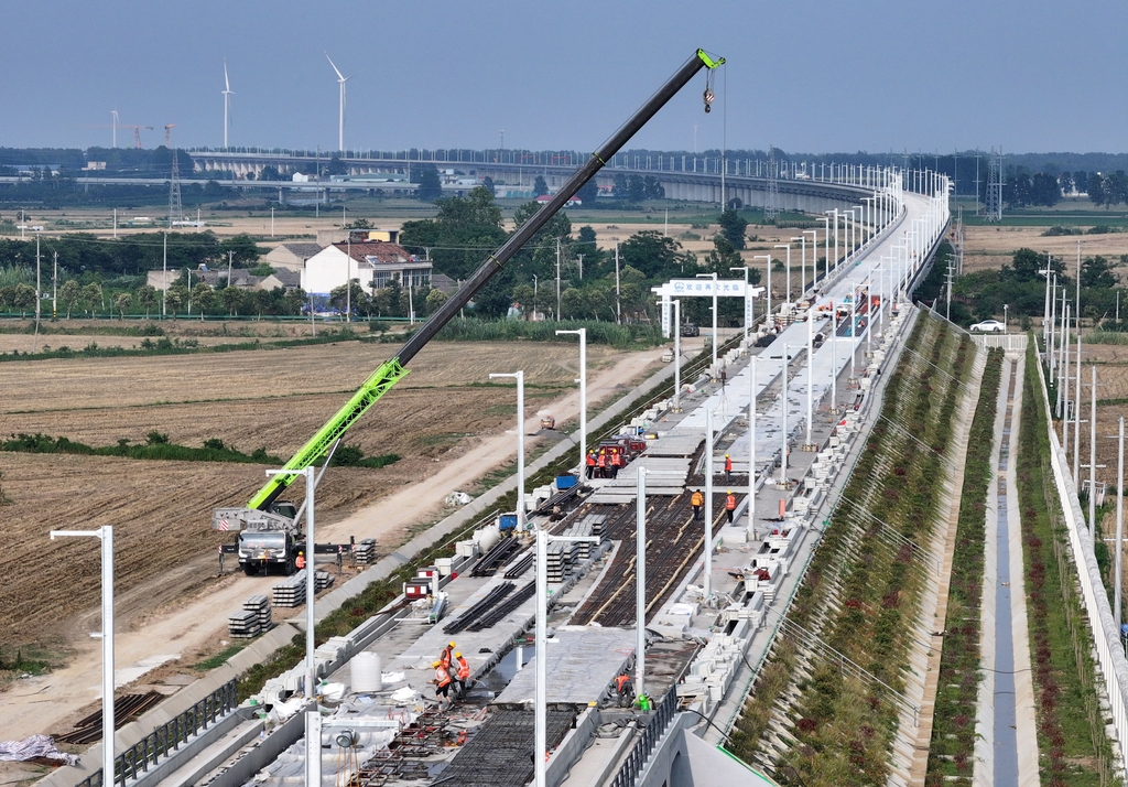 安徽亳州：阜淮铁路蒙城站加紧施工