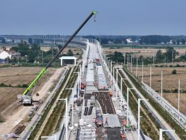 安徽亳州：阜淮铁路蒙城站加紧施工