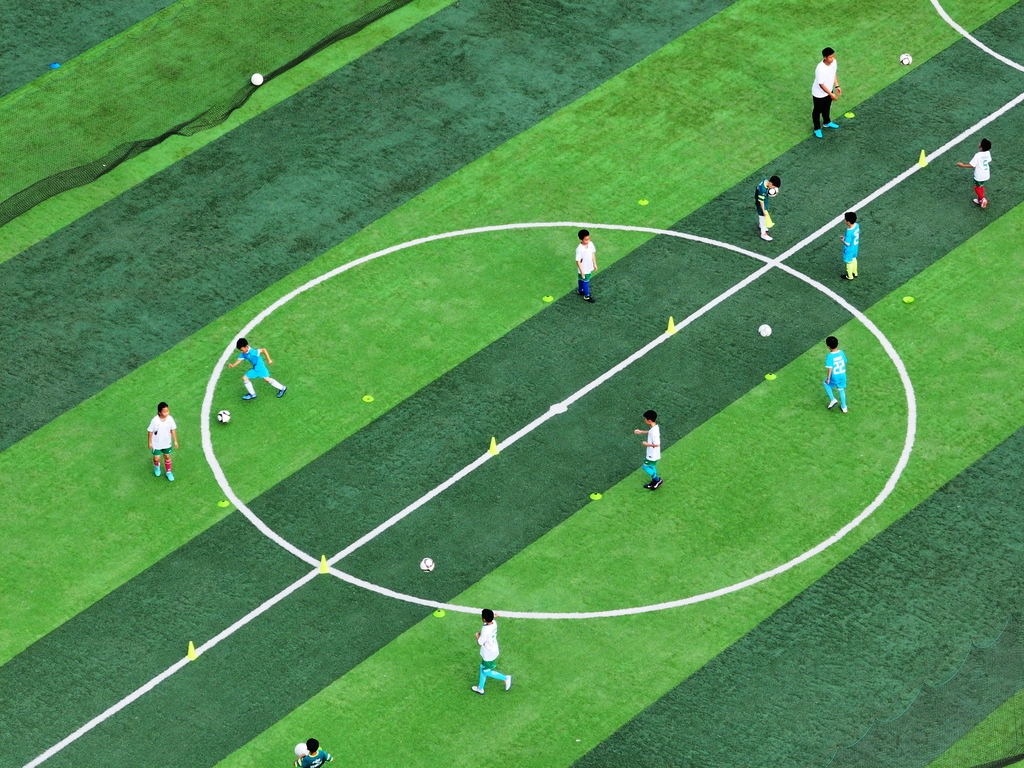 江苏扬州：“苏超”点燃夏日足球热情