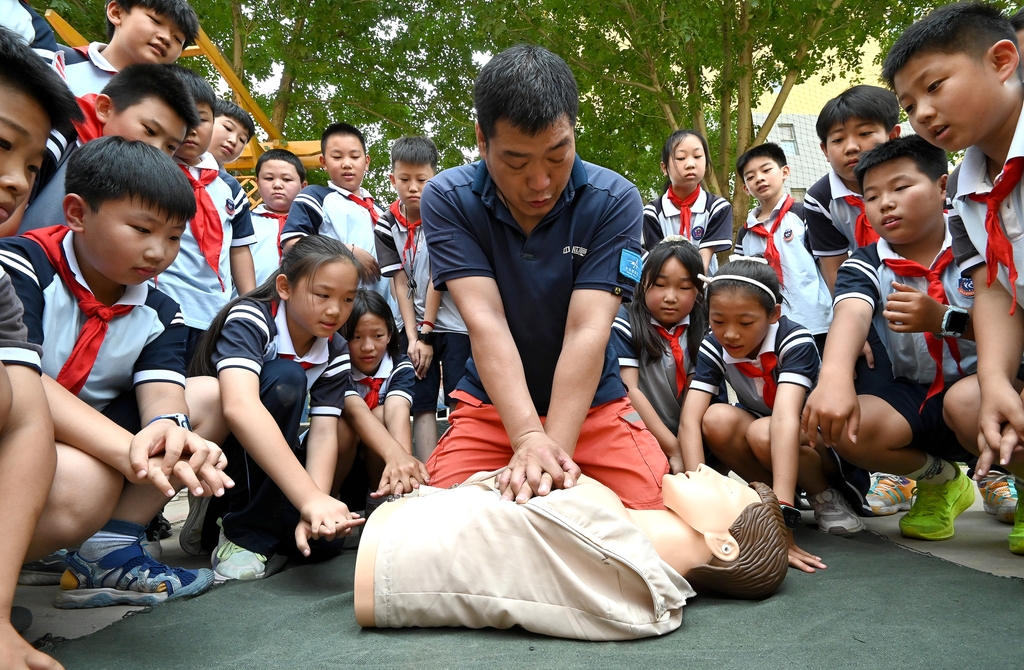 河北邯郸：学习防溺水 安全过暑期