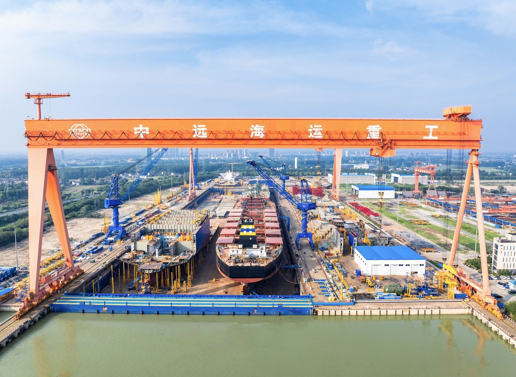 江苏扬州：船企建造忙