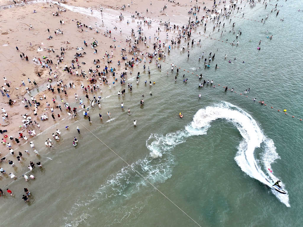 江苏连云港：夏日海滨享清凉