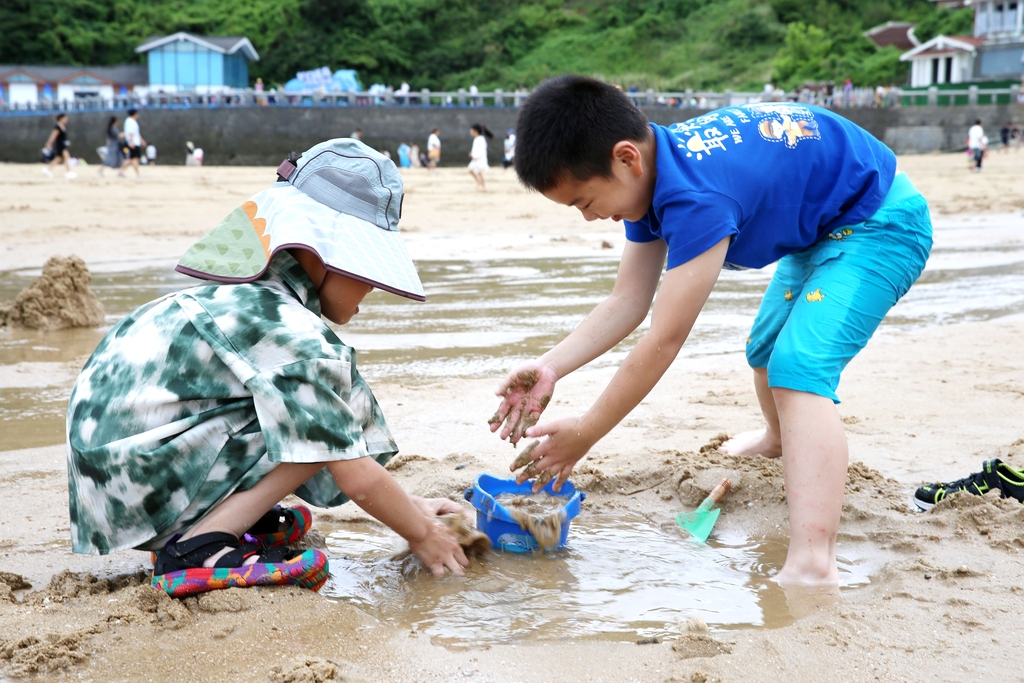 江苏连云港：夏日海滨享清凉