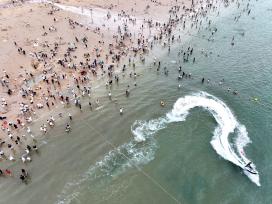 江苏连云港：夏日海滨享清凉
