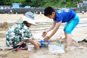 江苏连云港：夏日海滨享清凉