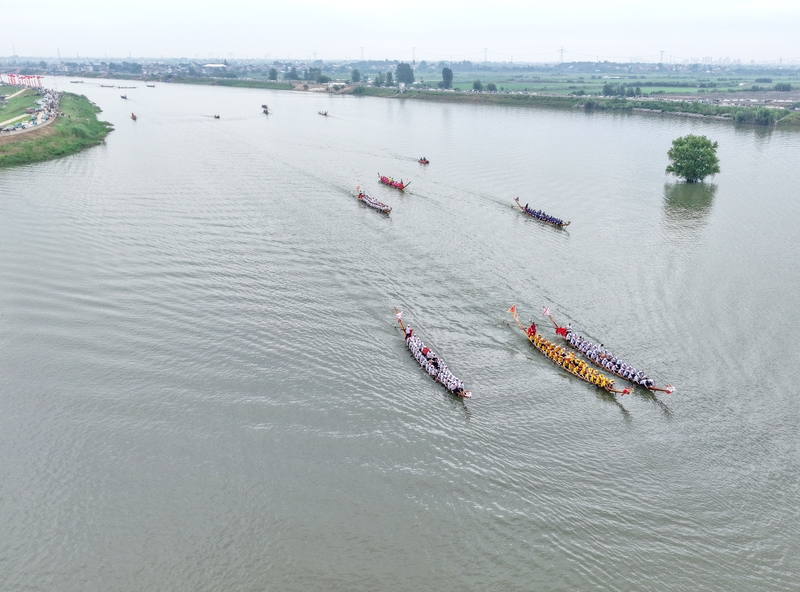 安徽马鞍山：六月六赛龙舟