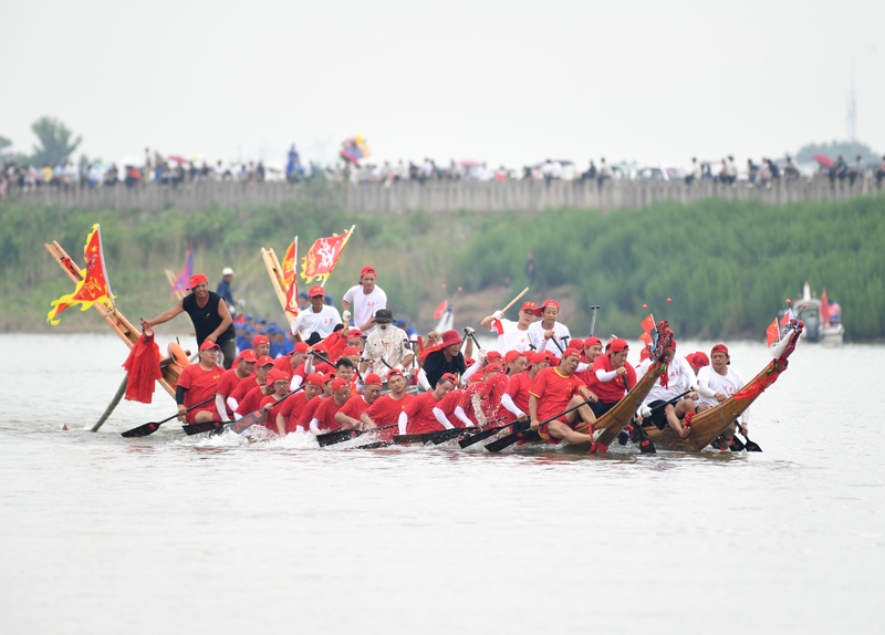 安徽马鞍山：六月六赛龙舟