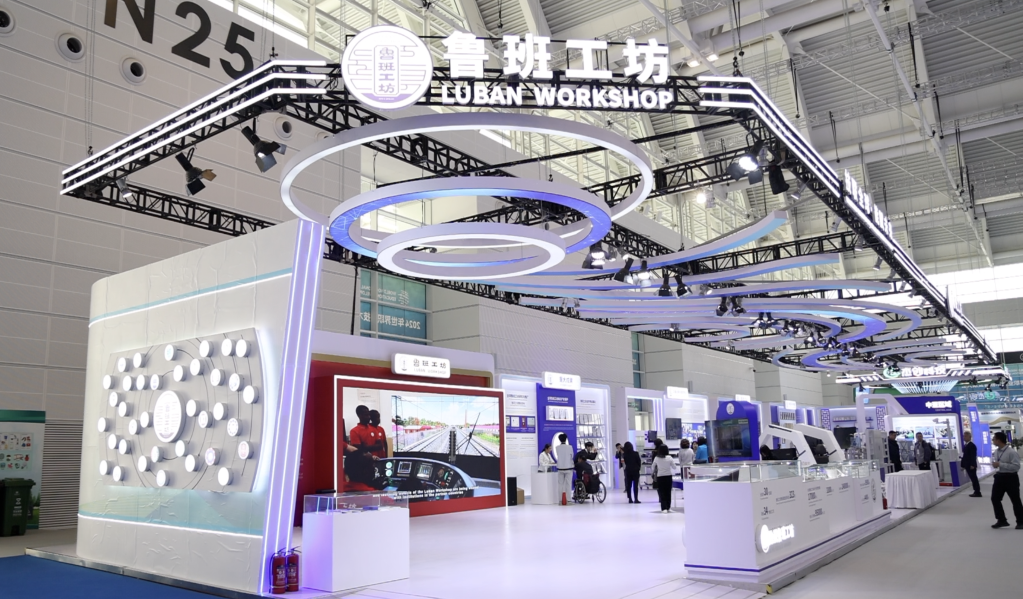 泰籍教师：“我亲眼见证了鲁班工坊为泰国带来的切实好处”