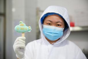 江苏如皋：文创冰淇淋生产忙