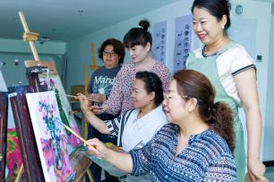 新疆乌鲁木齐：公益培训受青睐