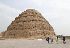 “西夏陵”申遗成功 引游人参观