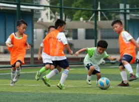 安徽蒙城：足球训练丰富儿童暑期生活