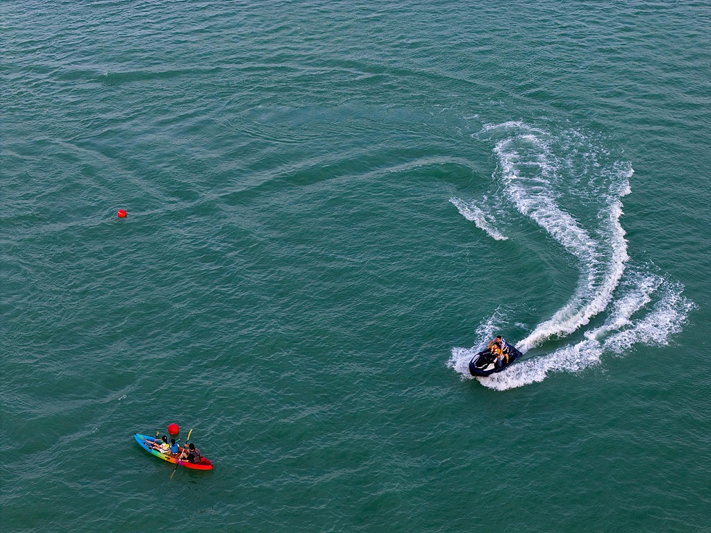 安徽淮北：水上运动爱好者体验亲水项目