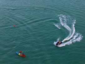 安徽淮北：水上运动爱好者体验亲水项目