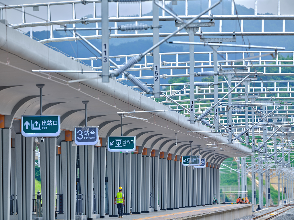 南凭高铁崇凭段新建凭祥东站建设完工