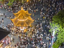 南京夫子庙迎旅游高峰 游人如织