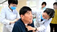 安徽亳州：“冬病夏治”受市民热捧